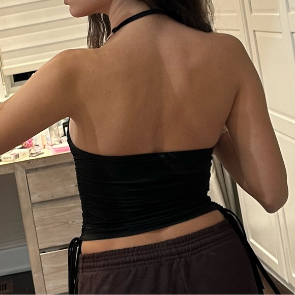 Black chain halter top - Picture 3 of 3